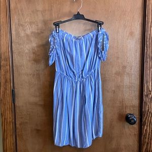 American Eagle blue and white dress